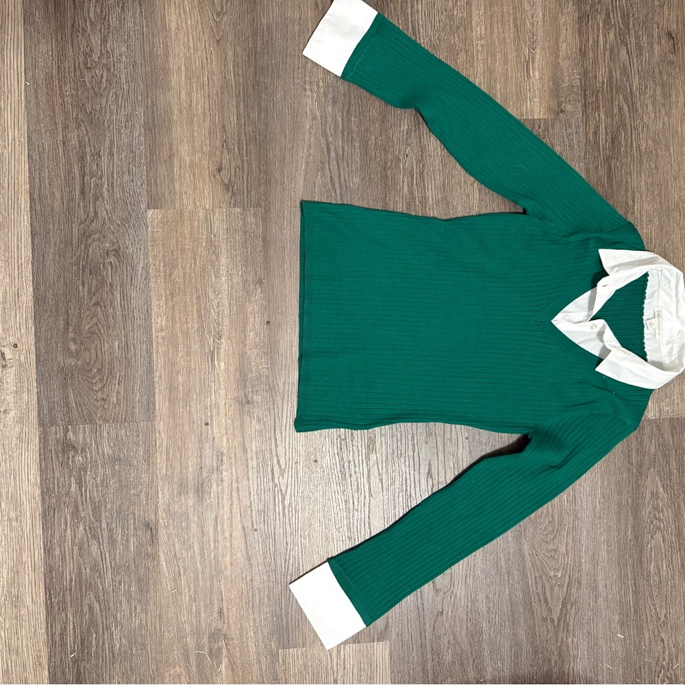 Cato Green Sweater with White Accents